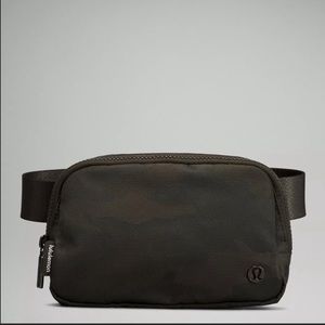 NWT Lululemon Everywhere Belt Bag Heritage Camo
